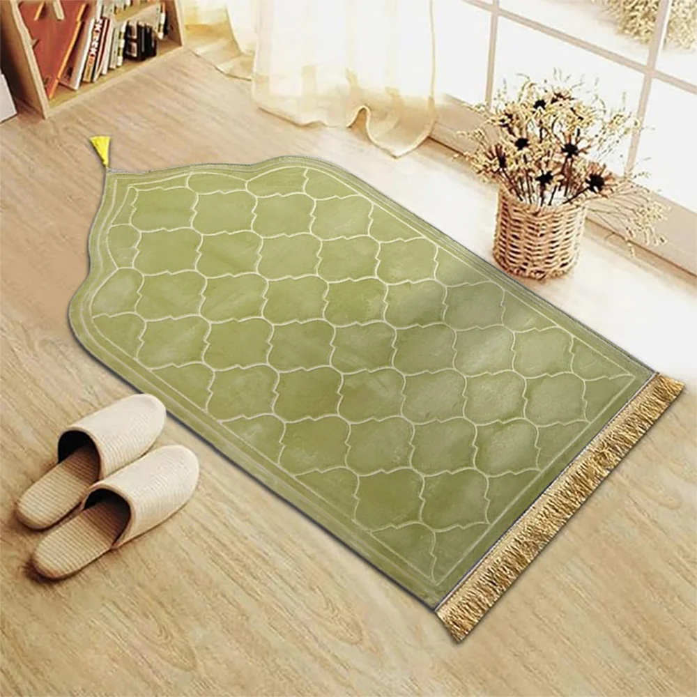 Thick Flannel Prayer Mat with Tassels — 66 × 116 cm