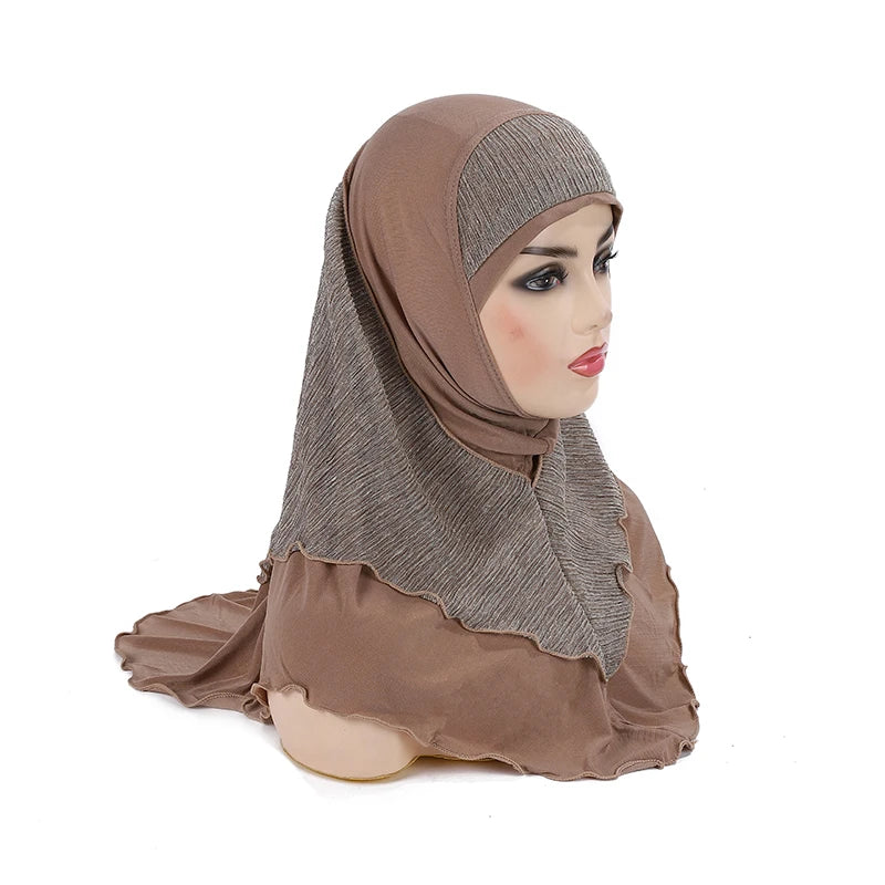 Amira Prayer Hijab — Pull-On, 70 × 60 cm