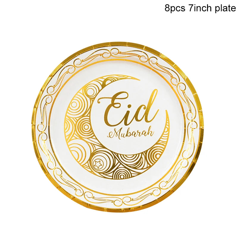 Eid Mubarak-festservice — hvide og gyldne tallerkener, krus og pynt