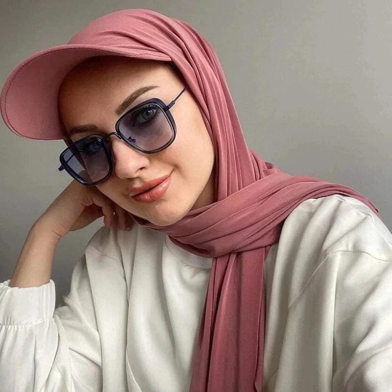 Sportshijab med indbygget kasket — instant jersey