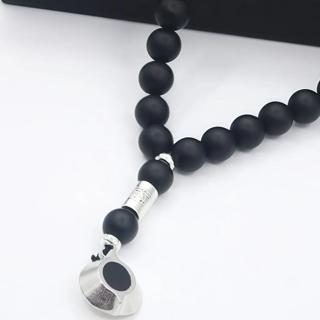 Tasbih i sort sten med gaveæske