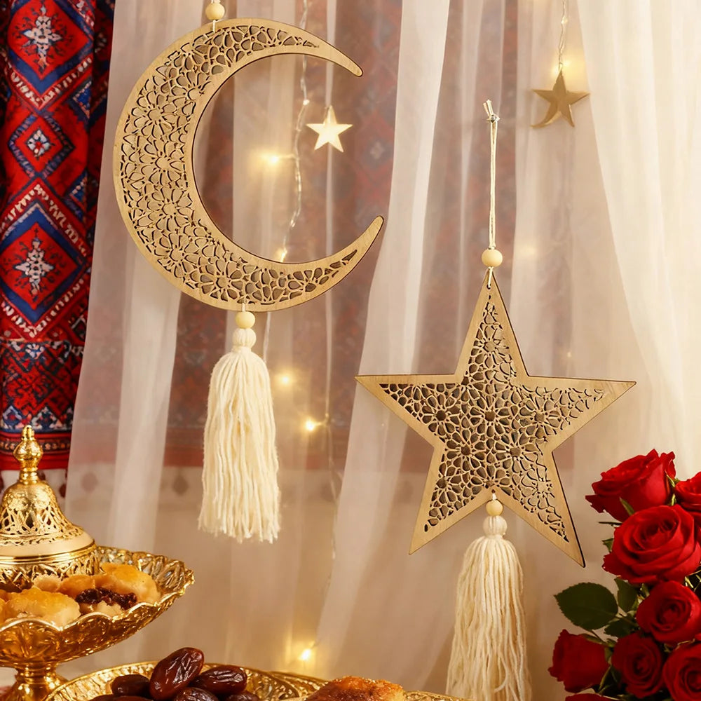 Ramadan-ophæng i træ — halvmåne eller stjerne med kvast
